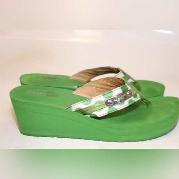 Coach Jaden 7.5 Green Printed Sandals Wedge Flip Flops Heels Shoes - Picture 4 of 14